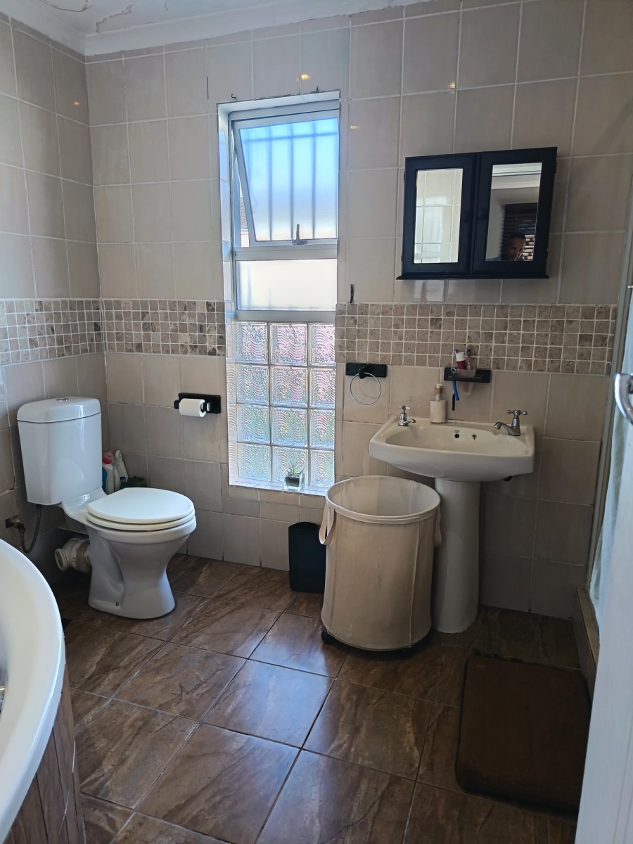 4 Bedroom Property for Sale in Tuscany Glen Western Cape